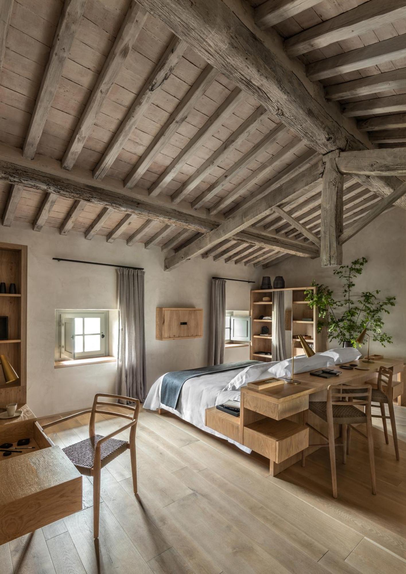 Hotel Badia Di Pomaio 5*